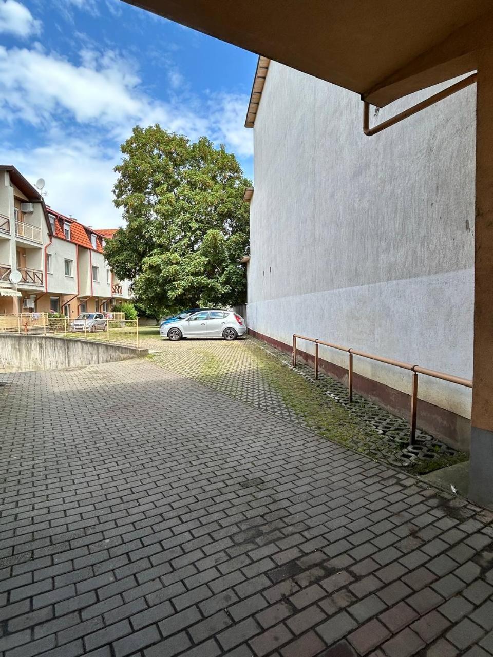 Sunhouse Apartman Apartment Hajduszoboszlo Exterior photo